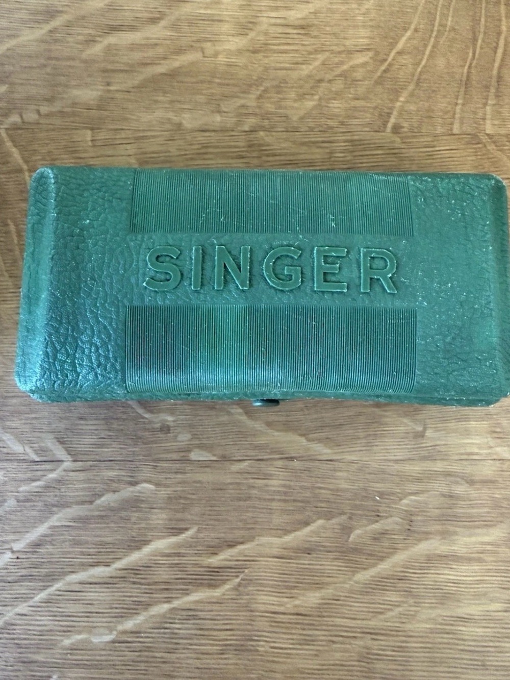 Vintage SINGER Buttonholer with Green Sewing Accessory Case
